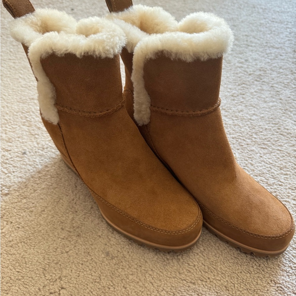 UGG Malvella Wedge Boots NEW Sz 10, Chestnut